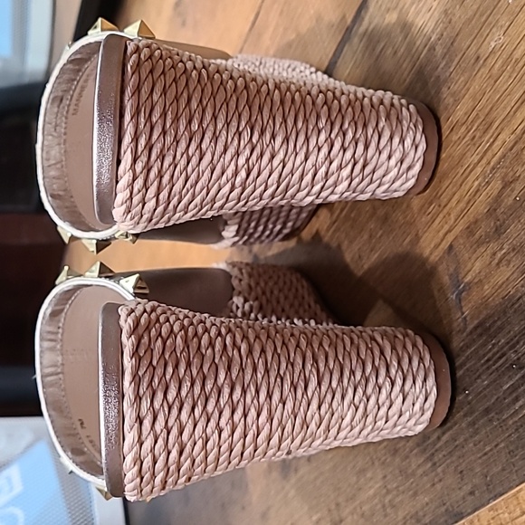 Steve madden wedge heels with gold studs - Picture 4 of 8